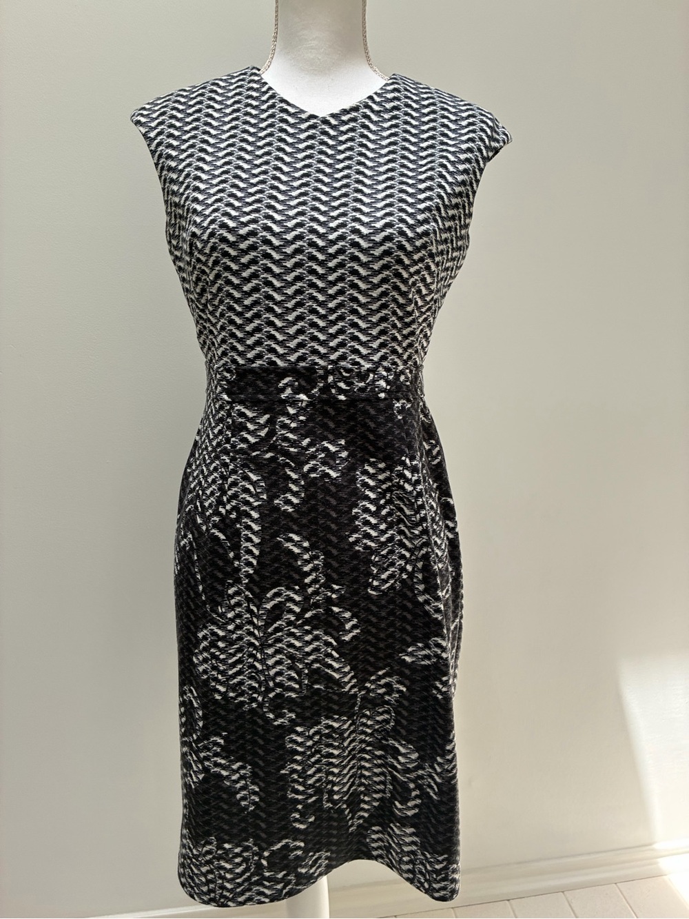 Maggy London Black and White Textured Sheath Dress